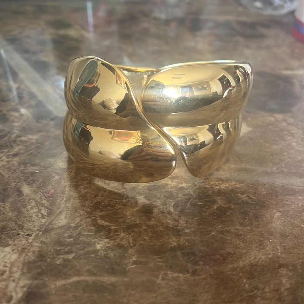 Gold bracelet